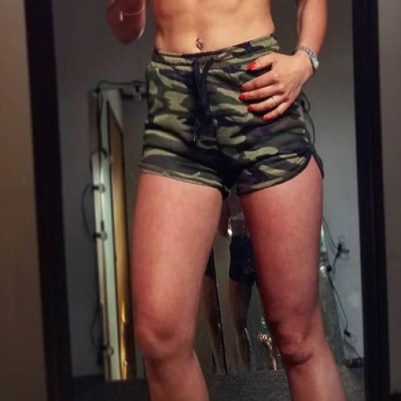 Itzon | Green CAMOUFLAGE shorts with pocke - Picture 4 of 4